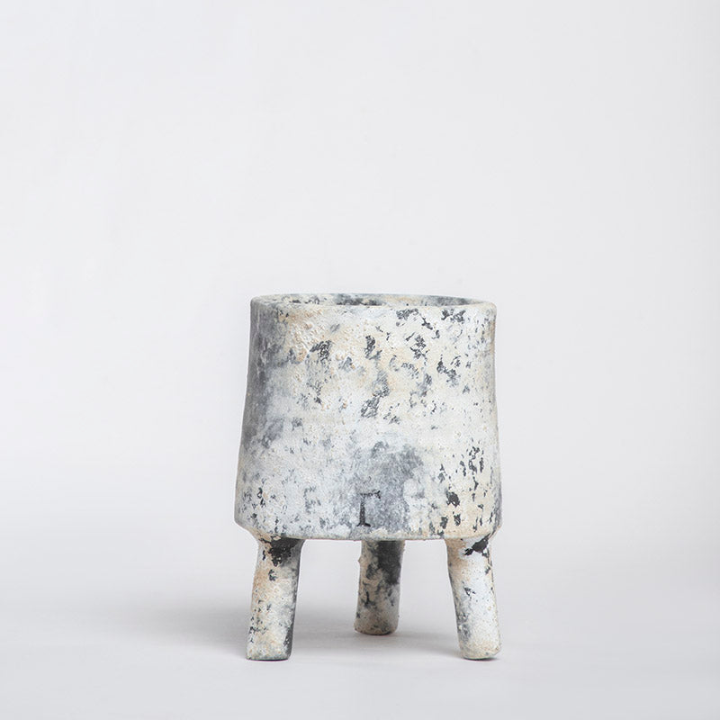 MACETA TRIPODE 16CM AL 12CM DBOCA | Trinitate