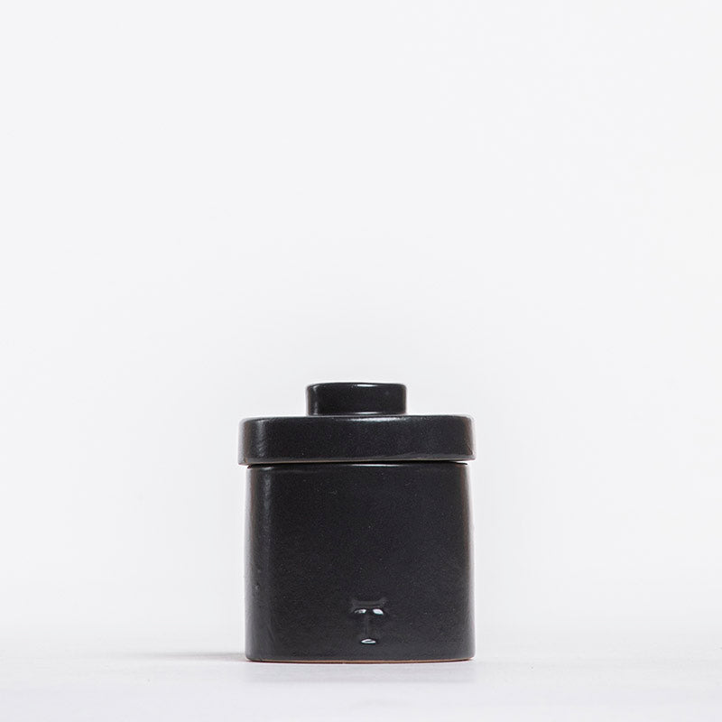YOKI JAR WITH LID 10CM TO 8CM D