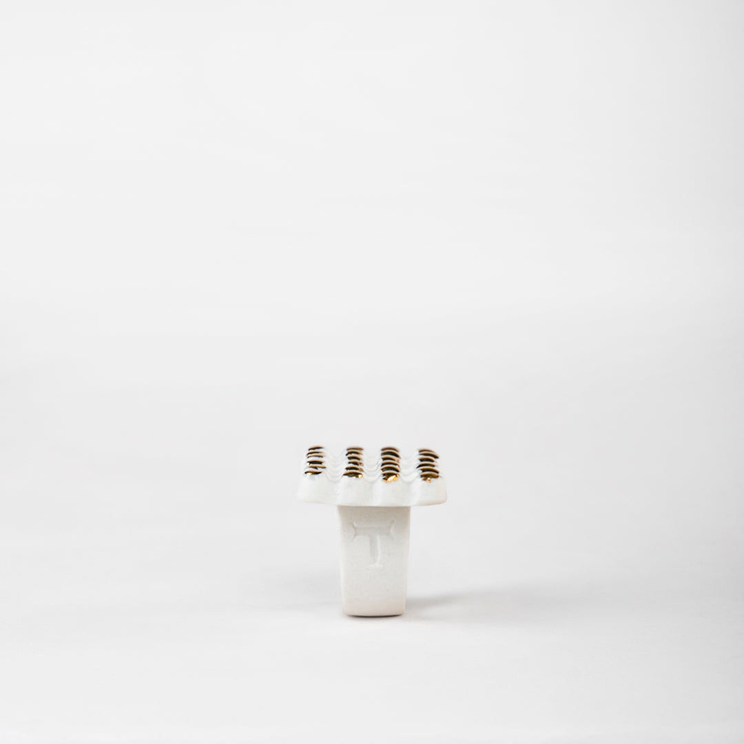 ANILLO CORTE ROCA PORCELANA #13 C/ORO 14K | Trinitate