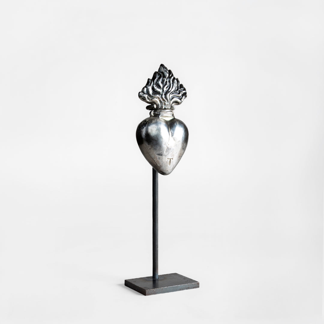 FLORERO CORAZON SAGRADO 37CM AL 10CM AN
