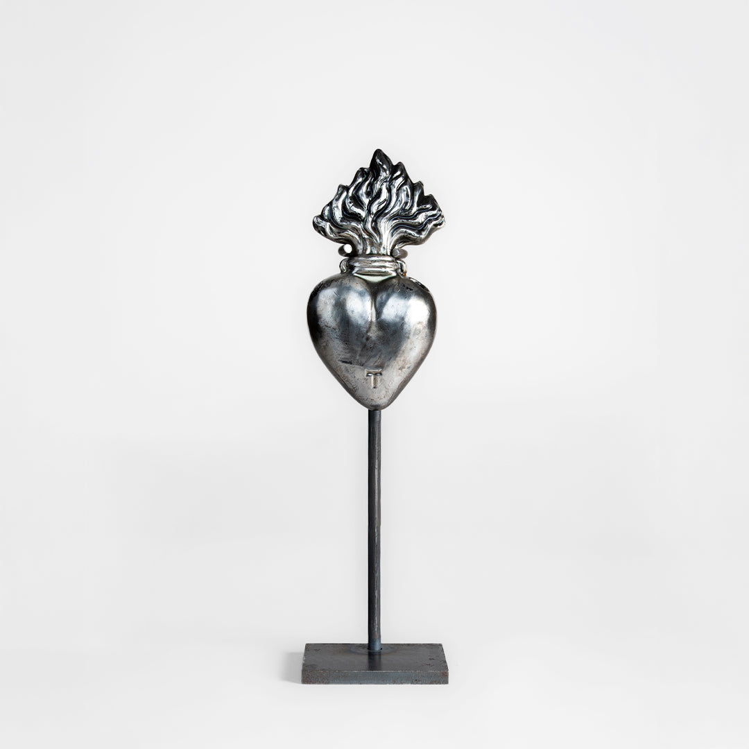 FLORERO CORAZON SAGRADO 37CM AL 10CM AN