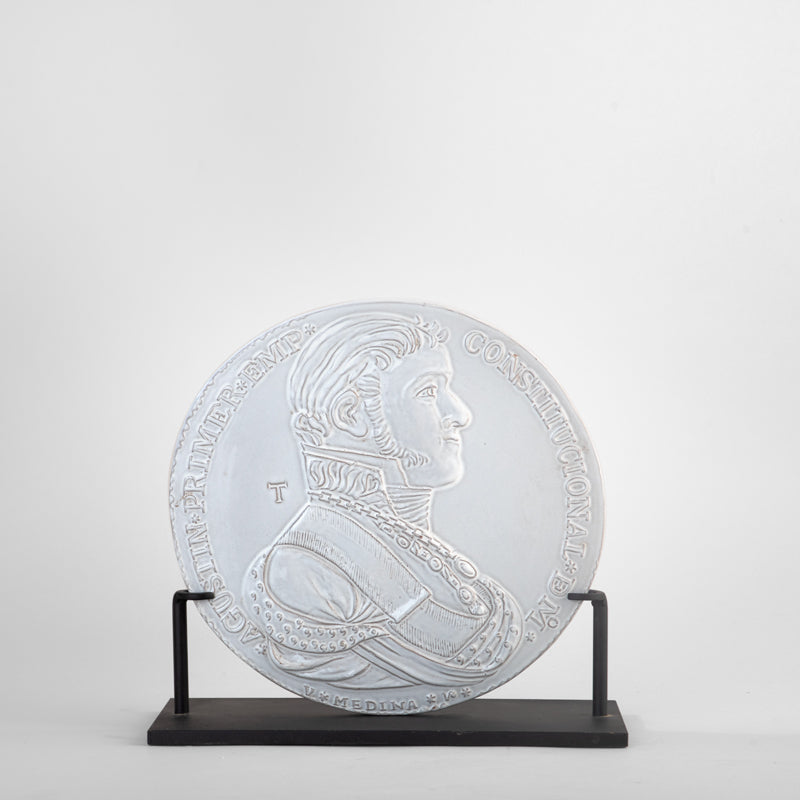 MONEDA AGUSTIN EMPERADOR CON BASE DE METAL 32CM AL 36CM L 16CM AN | Trinitate