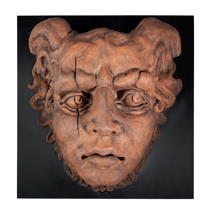 MASCARON 124CM AL C/PLACA DE METAL 259CM AL | Trinitate