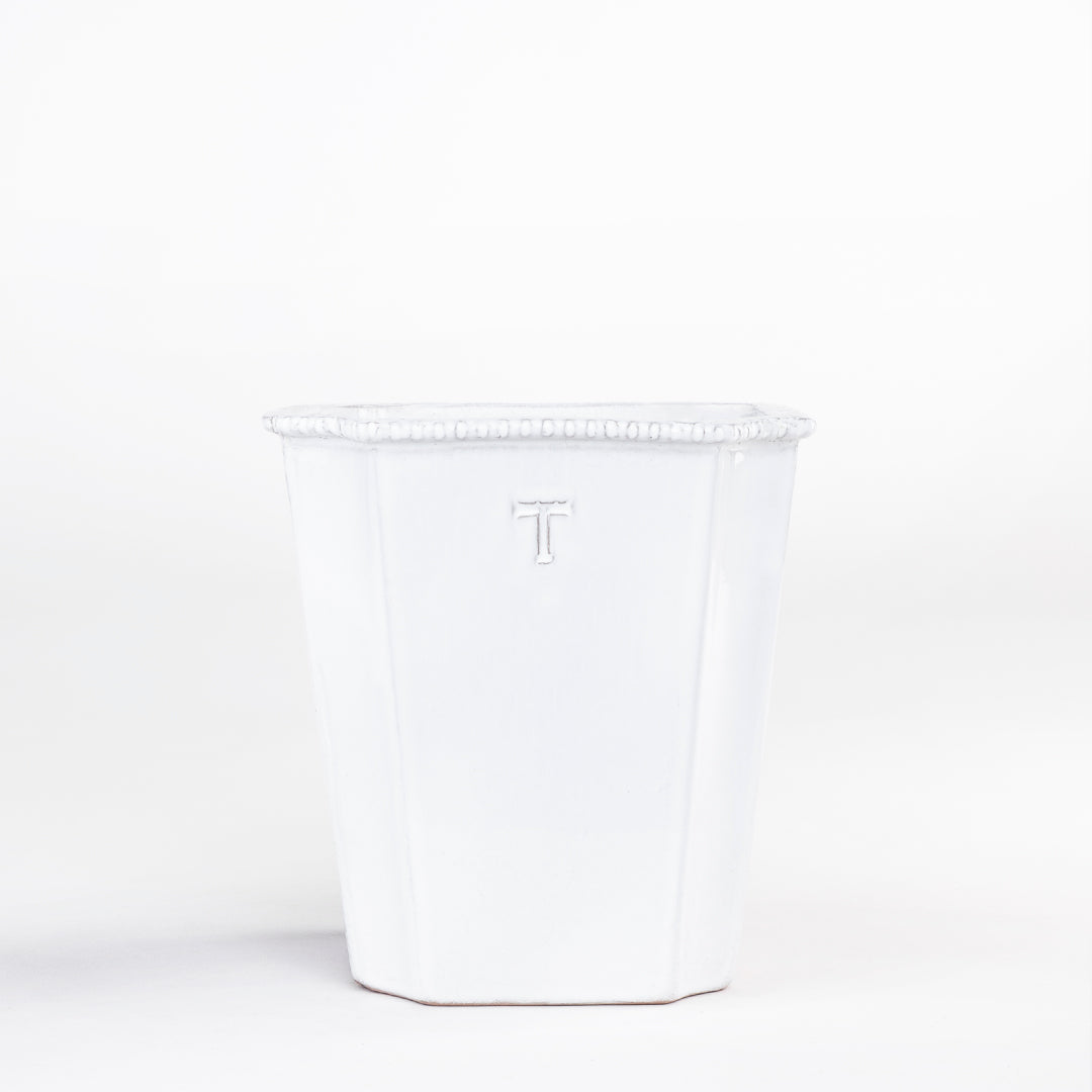 MACETA CUADRADA CLASICA 17.5CM AL 16CM L 16CM AN