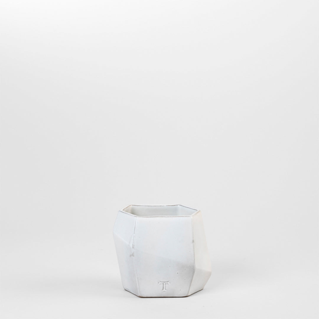 ANGULAR VASE 12CM TO 14CM D