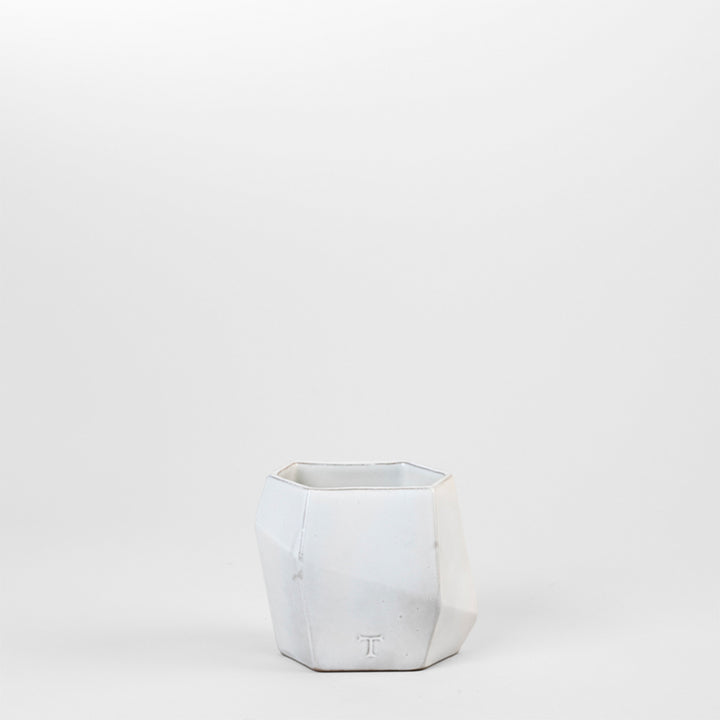 ANGULAR VASE 12CM TO 14CM D