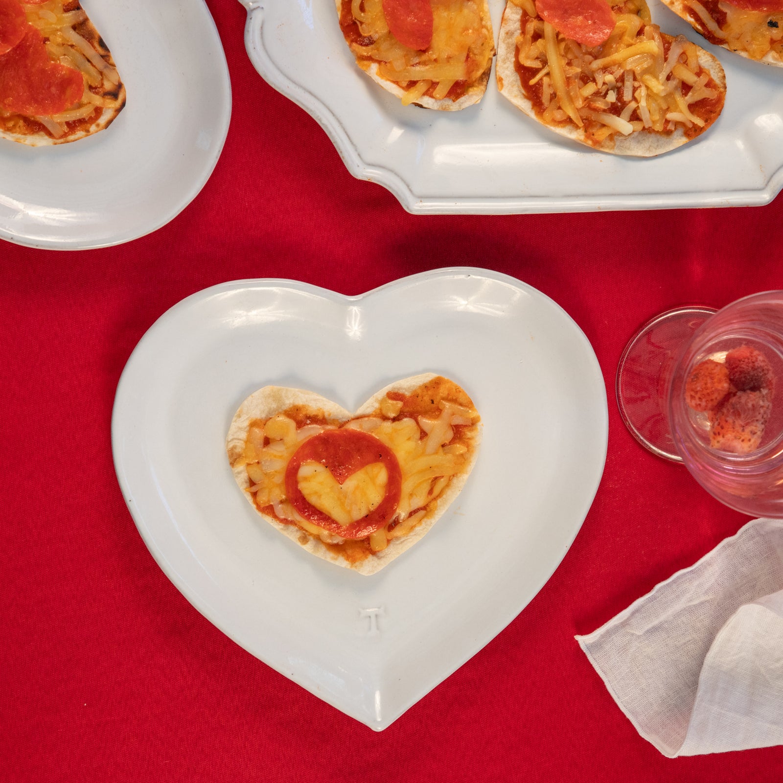 PLATO ENSALADA CORAZON 21CM L 19CM AN | Trinitate